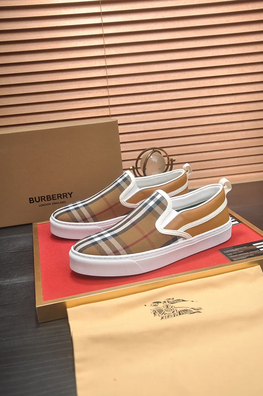 Men's shoes 💰400💶【Burberry】Classic low-top sneakers｜Imported cowhide with classic plaid fabric｜Sheepskin lining｜Original outsole｜Fine workmanship and comfortable to wear Size: 38-44 (customized at 45)